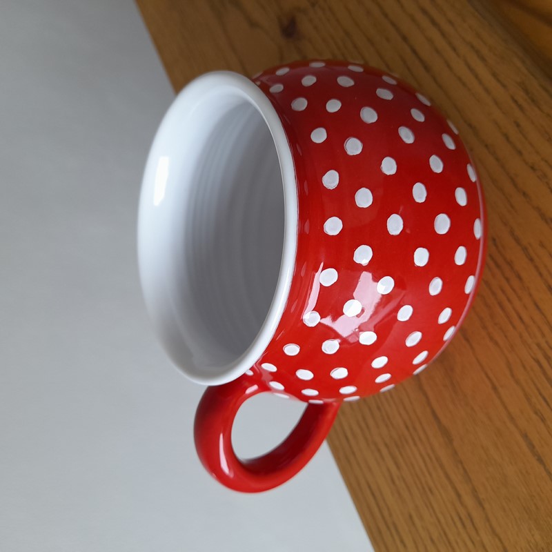 Buclák 500 ml červený s puntíky
