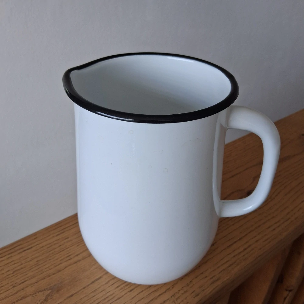 Smaltovaný džbánek 2,5 l